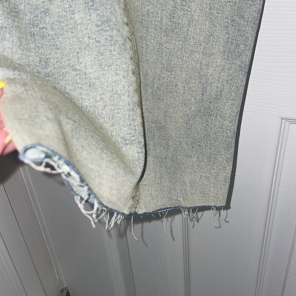 We The Free - Crvy Head Turner Slim Flare Jeans - Picture 6 of 8